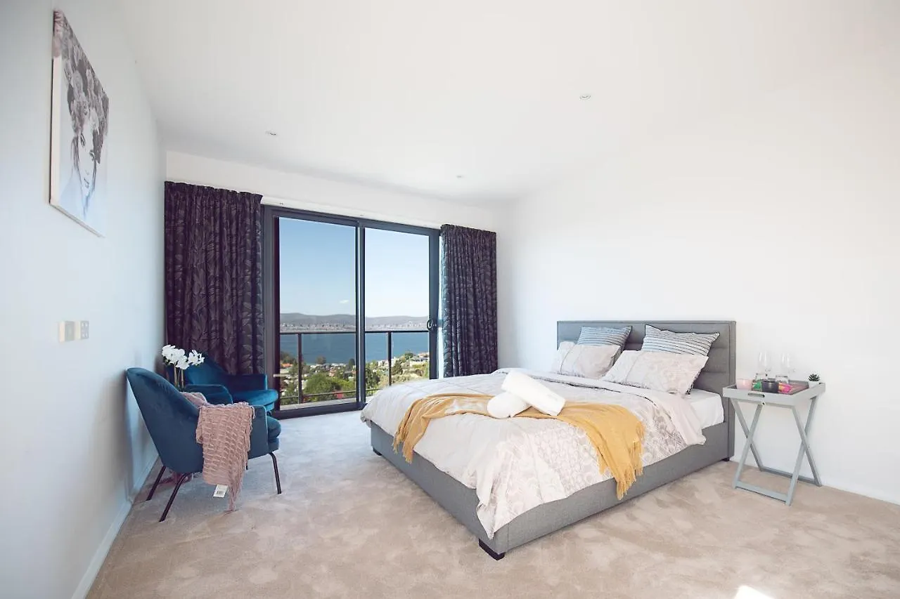 Nature & Relax House, Panoramic Sea View, Free Parking40 Hobart 0*,  Australië